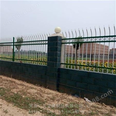 安阳市围墙护栏 小区围墙栅栏 铁护栏 林州工地项目部围墙护栏