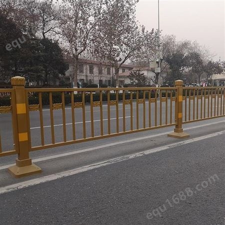 咸阳 道路护栏 锌钢护栏 市政分流栏杆 方元浩宇供应