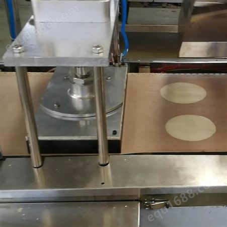 商用大型薄饼机厂家出售  操作简单  多功能饼皮生产设备