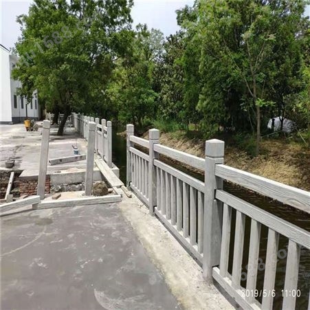 肖氏厂家定制 大尺寸仿木护栏 国标仿木栏杆 景区道路护栏