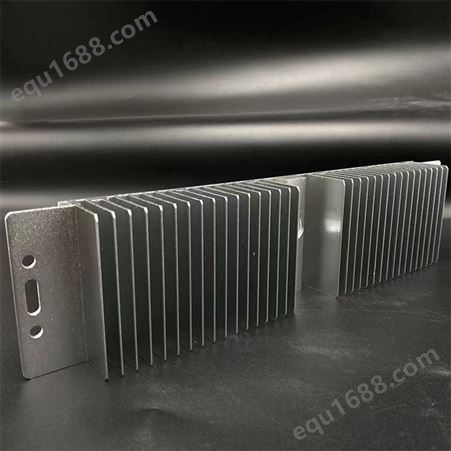 厂家供应各种异形铝型材 梳子散热器挤压  数控切割钻孔机加工